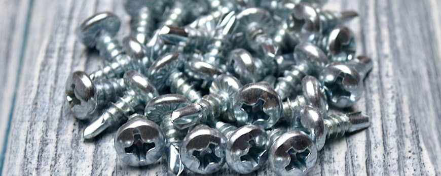 Microtornillos: El Desafío de la Miniaturización